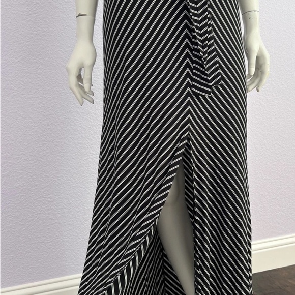 White house Black Market Sleeveless Front Slit Tie-Front Stripe Maxi Dress
SZ XL - Picture 5 of 17